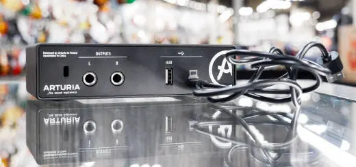 Arturia - MiniFuse 1 Compact USB Audio Interface - Black 2